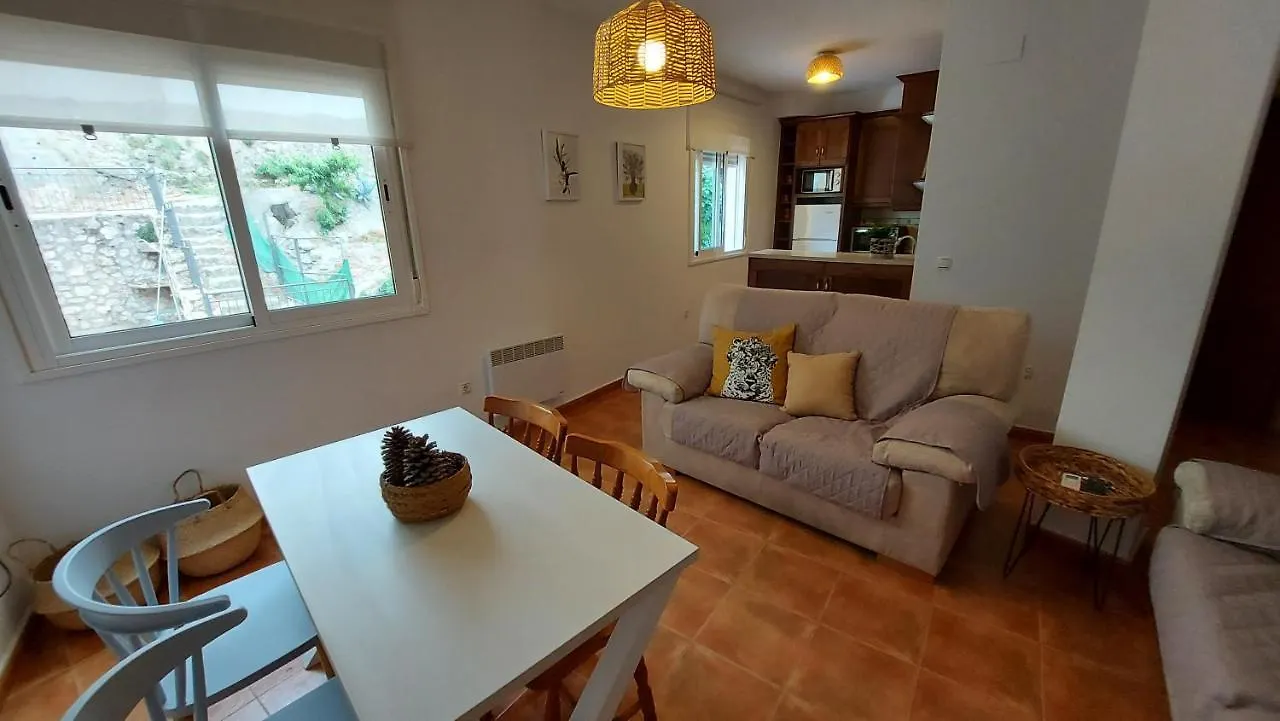 Apartamento Con Vistas A La Piscina Y Al Castillo Templario La Iruela Spanien